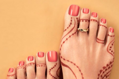 Pedicura Elva con Esmaltado Permanente